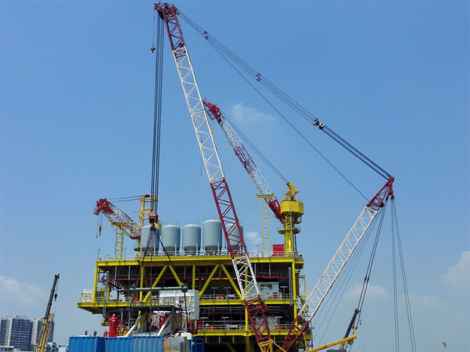  履带起重机：湛江南油、珠海巨涛（500T）