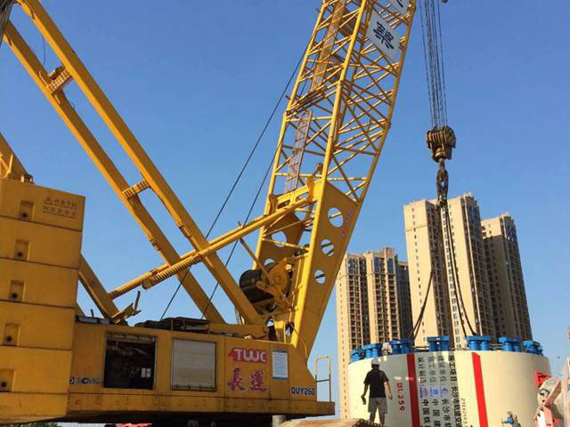  履带起重机盾构机刀盘吊装（300T、260T）