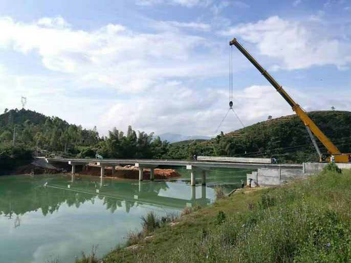  惠东白盆珠桥大件箱梁吊装运输