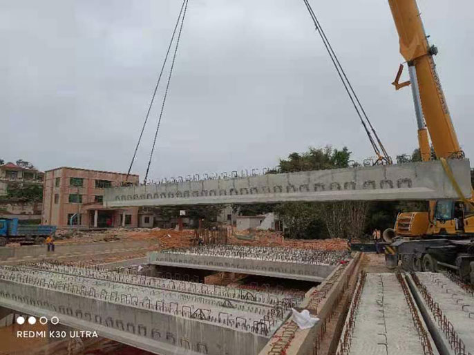  联发大道（新华大道至莲塘大道段）、莲塘大道（联发大道至银湖路段）建设工程