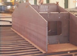 一种箱型梁现场连接方法